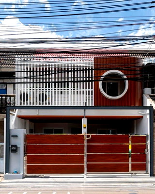 Townhouses for rent Pracha Uthit Huai Khwang : 🌿 **VR0214 | Minimalist Townhome, Ratchada 18 | Near MRT Huai Khwang 🚆**