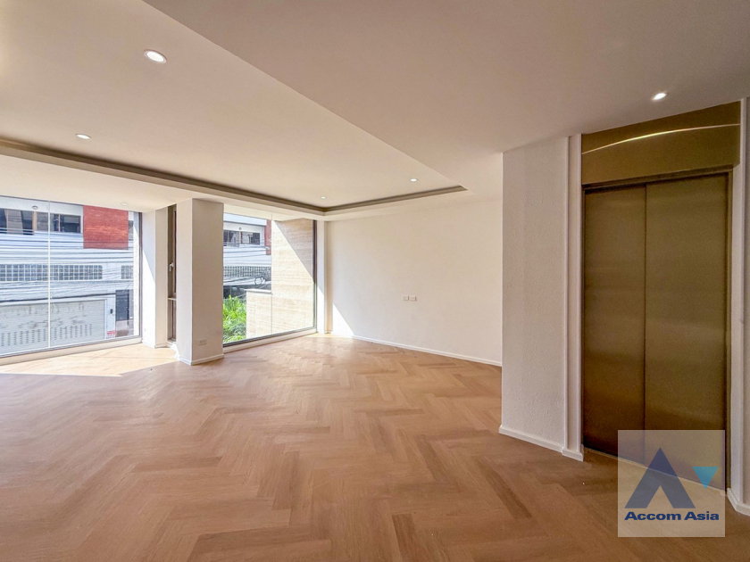รูป 🔼🔽 AccomA 📩 Newly renovated 5 BR Townhouse in Phra Khanong Nuea (AA45540) - รูปที่ 19/20