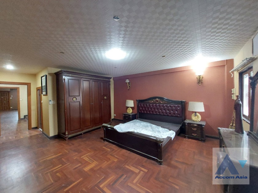 picture 🔼🔽 AccomA 📩 4 BR Townhouse in Phra Khanong Nuea (AA36700) - 8/16