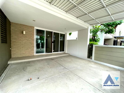 Houses for rent MRT Lat Phrao : 🔼🔽 AccomA 📩  4 BR House in Khwaeng Sam Sen Nai (AA35413)