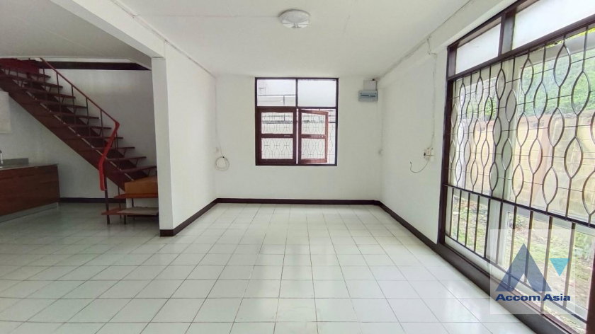 รูป 🔼🔽 AccomA 📩  5 BR House in Chan Kasem (AA40986) - รูปที่ 3/19