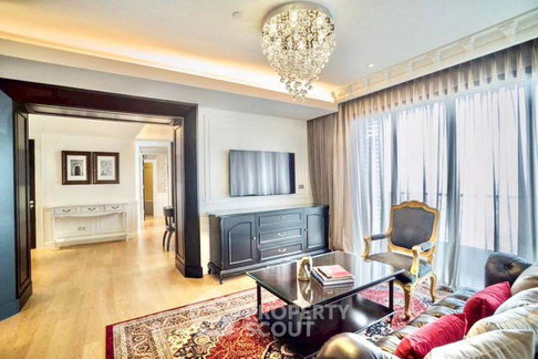 3-BR Condo at The Lumpini 24 near BTS Phrom Phong (ID 2530303)