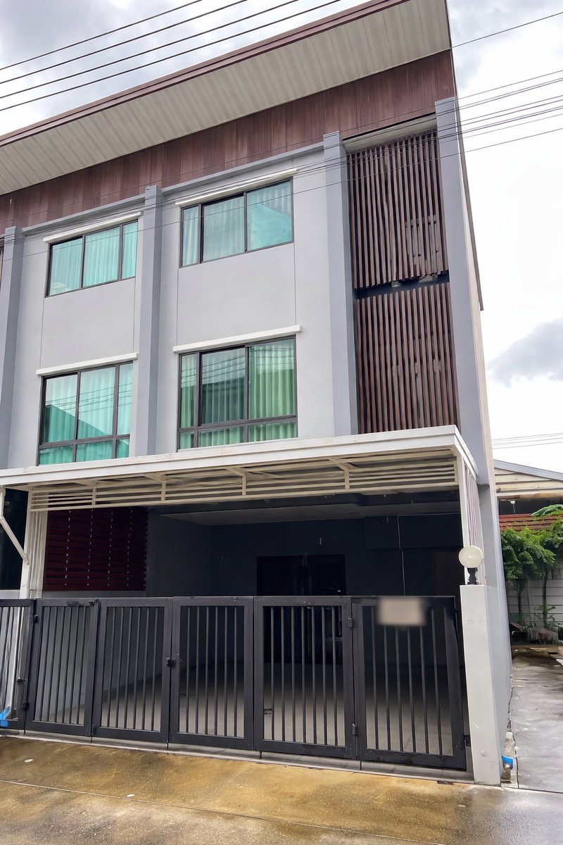ทาวน์โฮมให้เช่า : [ให้เช่า] ทาวน์โฮม 3 ชั้น โครงการ Siri House รัชดา 18 🚇ใกล้ MRT ห้วยขวาง