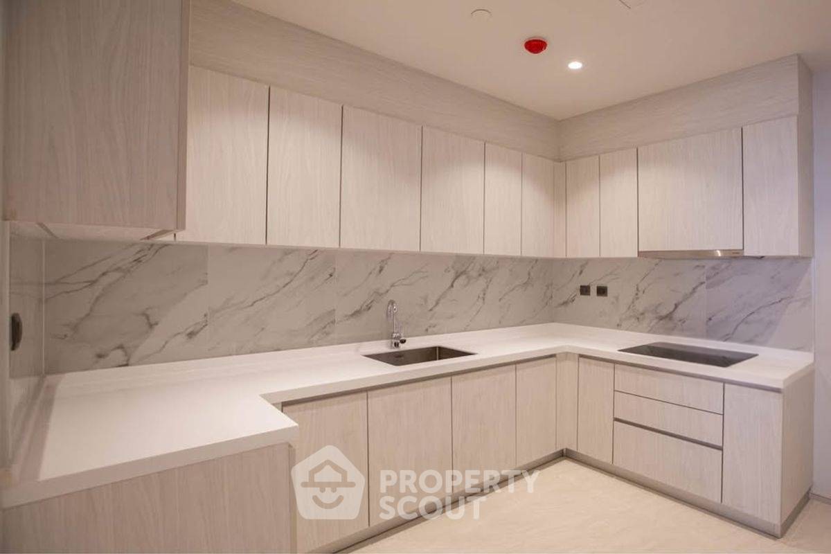 picture 3-BR Condo at Muniq Langsuan near BTS Ratchadamri (ID 2362346) - 5/10