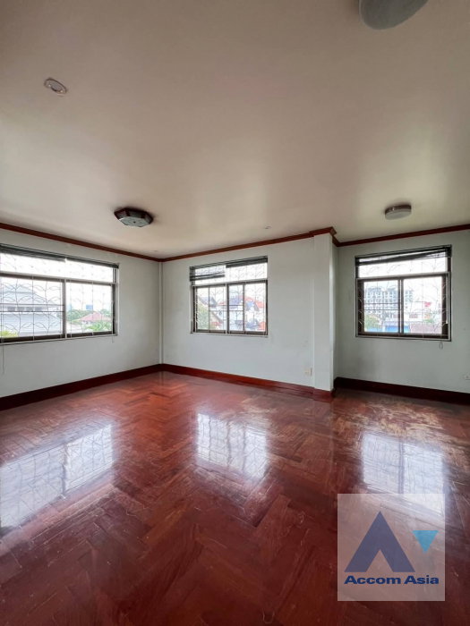 picture 🔼🔽 AccomA 📩 Elegant residence with wood finishes and spacious garden (AA42743) - 11/18