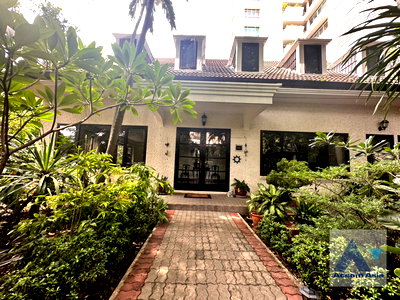 Houses for rent Bangkok : 🔼🔽 AccomA 📩  4 BR House in Khlong Tan Nuea (50171)