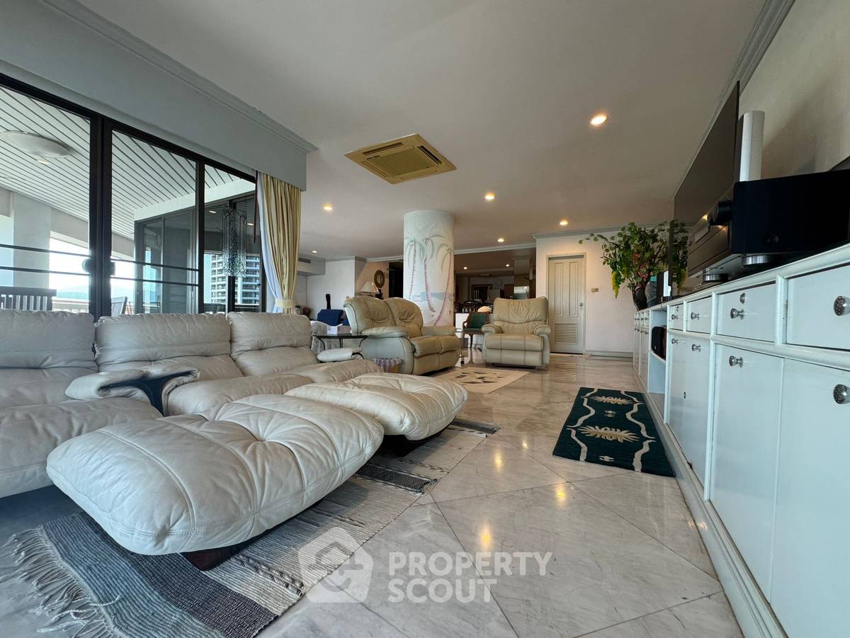 รูป คอนโด 4 ห้องนอน 317 ตร.ม. ดุสิต คอนโดมิเนียม โซน เดอะ เวเนเซีย (ชะอำ) (ID 2151655) - รูปที่ 2/9