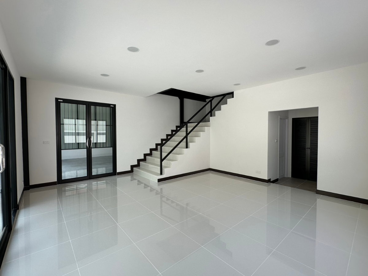 รูป 🏭✨ ให้เช่าโกดังใหม่ ใกล้ตลาดไท | ซอยไอยรา 5 ทำเลดีมาก เหมาะทำโกดังเก็บสินค้า / ห้องเย็น / ศูนย์กระจายสินค้า - รูปที่ 4/8