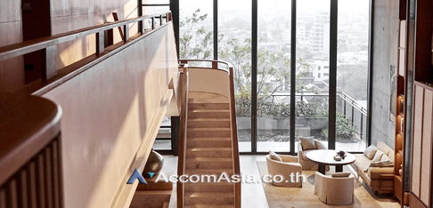 🔼🔽 AccomA 📩 Luxury Duplex Condo in Bangkok – Spacious, Elegant, and Private ( AA31291 )