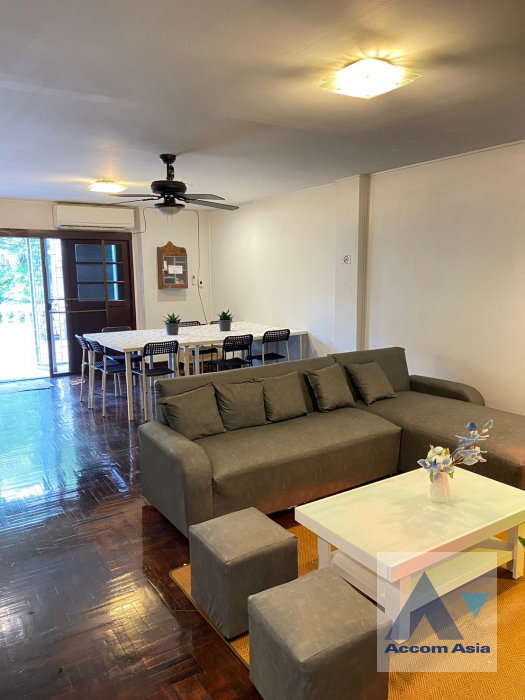 picture 🔼🔽 AccomA 📩 Spacious 4-storey townhouse in Sukhumvit (AA16079) - 1/18