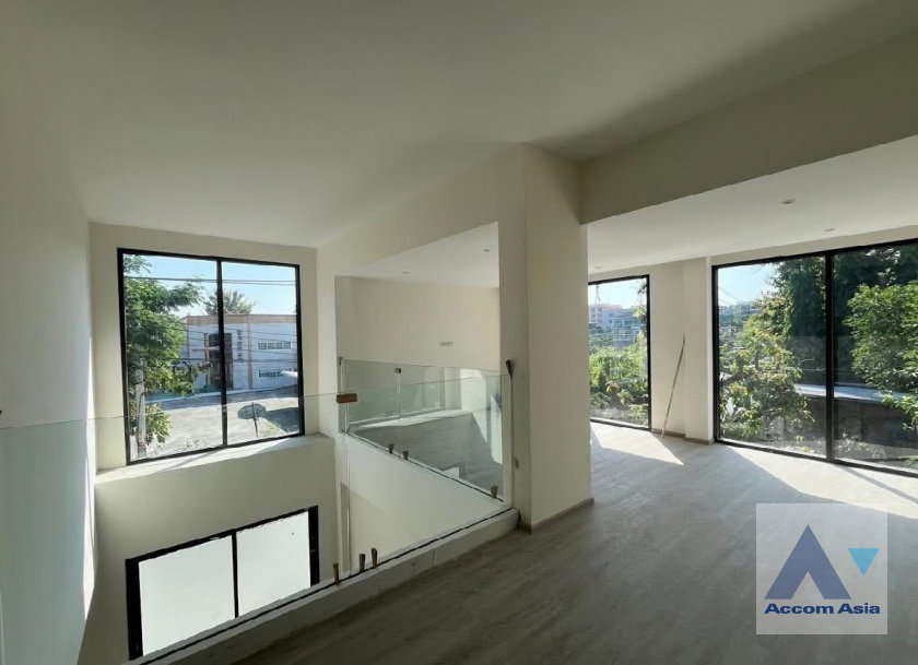 picture 🔼🔽 AccomA 📩  4 BR House in Khlong Tan Nuea (AA45239) - 6/17