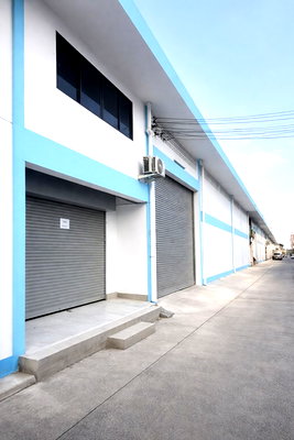 โรงงานให้เช่า : ถูกที่สุดในโลก ตรม.ละ 75 ตรม. 6 นอน 3 น้ำ ใกล้วัดโพธิ์แจ้ 300 ม. ติดถนนเอกชัย โรงงาน 2 ชั้น 100 ตร.วา. 400 ตร.ม. พื้นที่กว้าง