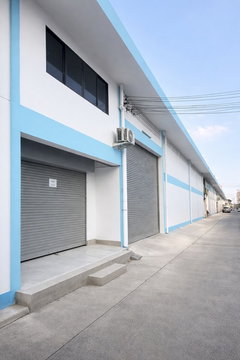 ถูกที่สุดในโลก ตรม.ละ 75 ตรม. 6 นอน 3 น้ำ ใกล้วัดโพธิ์แจ้ 300 ม. ติดถนนเอกชัย โรงงาน 2 ชั้น 100 ตร.วา. 400 ตร.ม. พื้นที่กว้าง