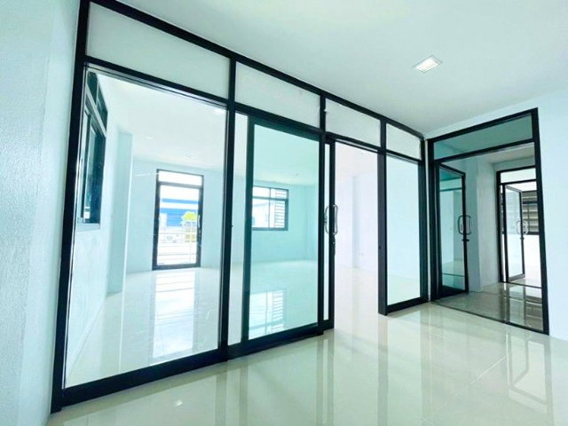 รูป พร้อมออฟฟิศ 2 ชั้น ใกล้ไทวัสดุ บางบอน 800 ม.วัดโพธิ์แจ้ โกดัง โรงงานให้เช่า 860 ตร.ม. 2 นอน 2 น้ำ โกดังกว้าง โปร่งโล่งทำเลเอกชัย บางบอน - รูปที่ 7/8