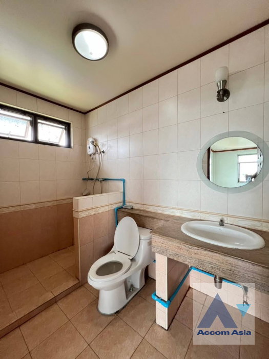 picture 🔼🔽 AccomA 📩 Elegant residence with wood finishes and spacious garden (AA42743) - 16/18