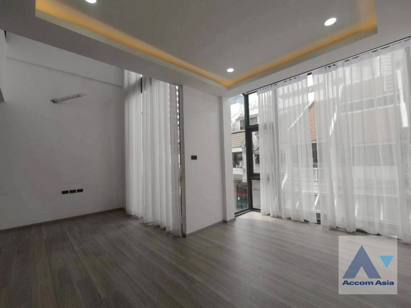รูป 🔼🔽 AccomA 📩  4 BR Townhouse in Khlong Toei Nuea (AA42261) - รูปที่ 13/20