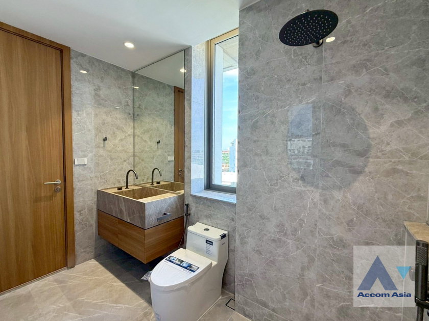 รูป 🔼🔽 AccomA 📩 Newly renovated 5 BR Townhouse in Phra Khanong Nuea (AA45540) - รูปที่ 16/20