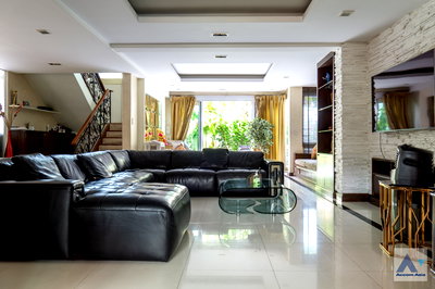 เช่าบ้านเดี่ยว บิ๊กซี ซูเปอร์เซ็นเตอร์ เอกมัย : 🔼🔽 AccomA 📩  4 BR House in Klong Tan (AA34073)