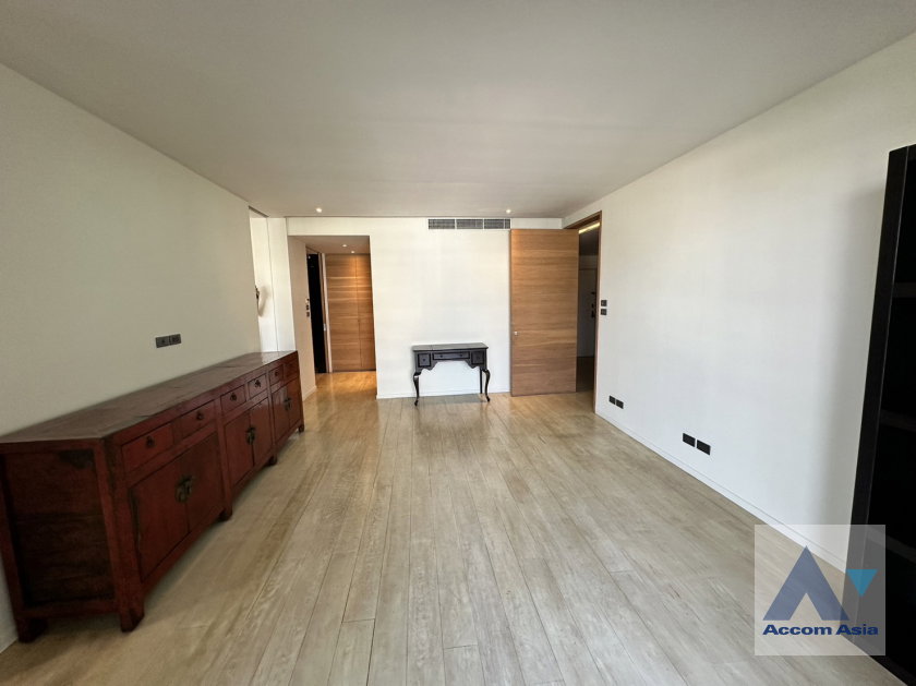 รูป 🔼🔽 AccomA 📩 Elegant Condominium in Prime Sathorn with Dual Entrances (20798) - รูปที่ 3/17