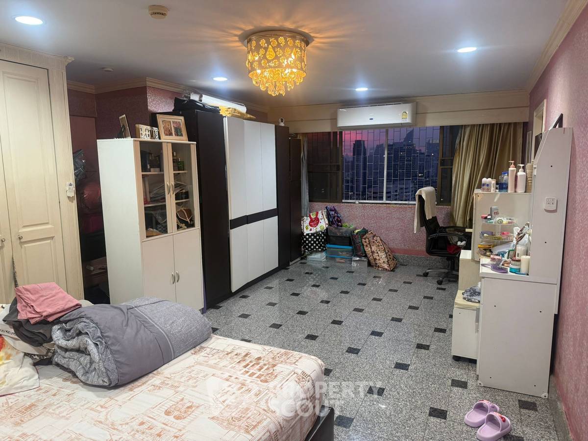รูป คอนโด 4-ห้องนอน ที่ โอเรียลเต็ล ทาวเวอร์ คอนโดมิเนียม ใกล้ BTS เอกมัย (ID 2356838) - รูปที่ 10/10
