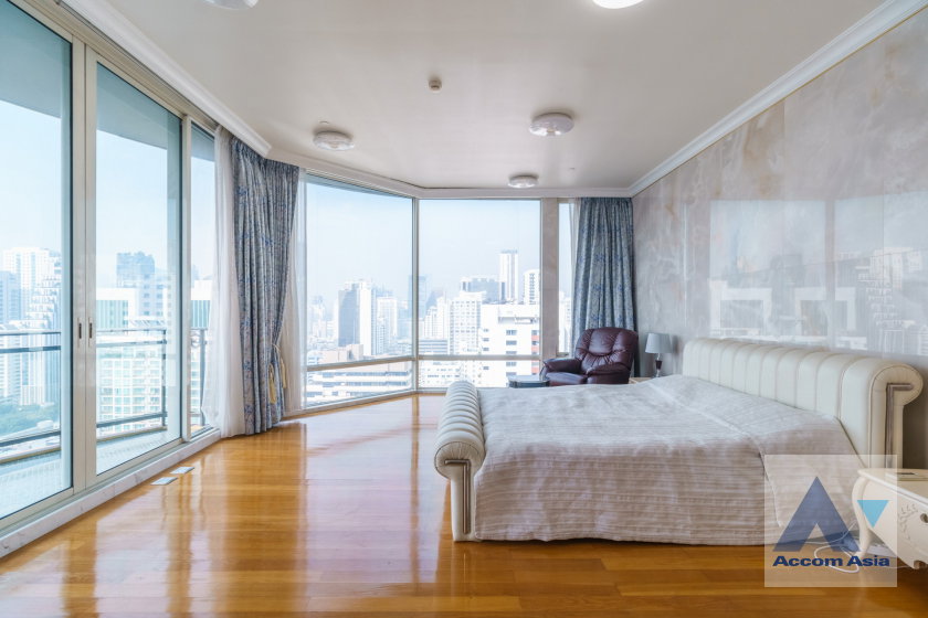 รูป 🔼🔽 AccomA 📩 Luxury Spacious Condo for Sale – Bright City View | Prime Location @Royce Private Residences - รูปที่ 17/20