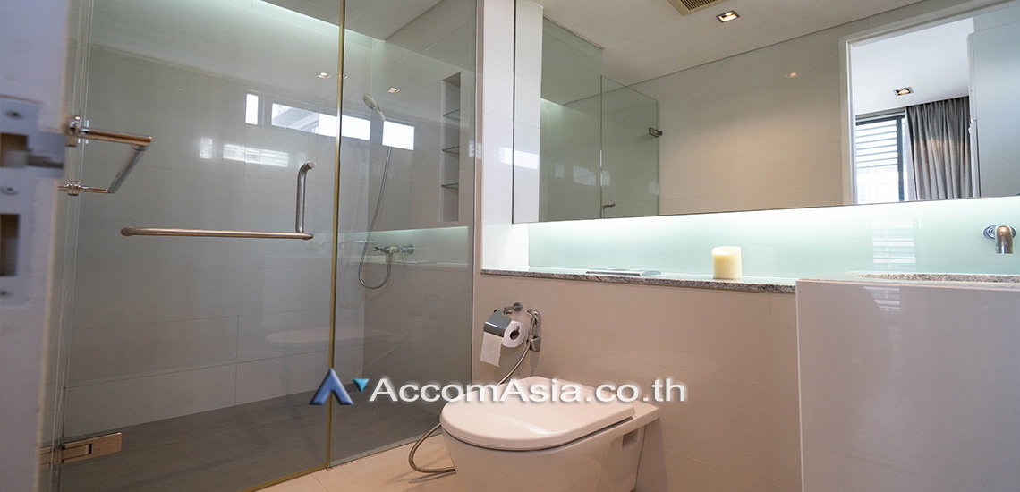 รูป 🔼🔽 AccomA 📩 Elegant condominium with warm wood finish in Sukhumvit (310242) - รูปที่ 12/14