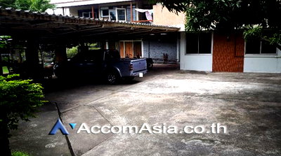 Houses for rent Bangna Commercial College : 🔼🔽 AccomA 📩  6 BR House in Phra Khanong (AA25123)