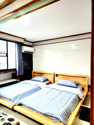 Condos for rent Middle Sukhumvit : Baansuksan condominium for rent