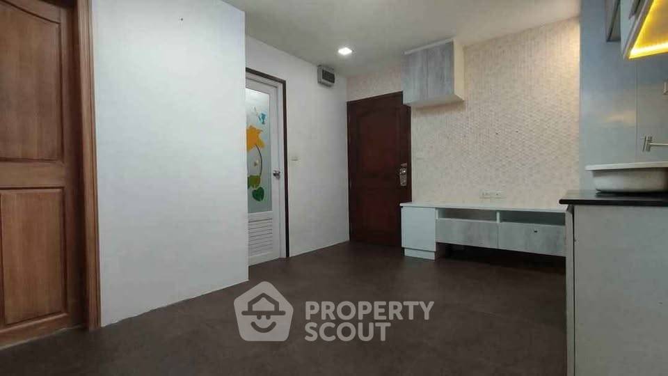 picture 2-BR Condo at Commonwealth Pinklao near MRT Bang Yi Khan (ID 2438928) - 12/13