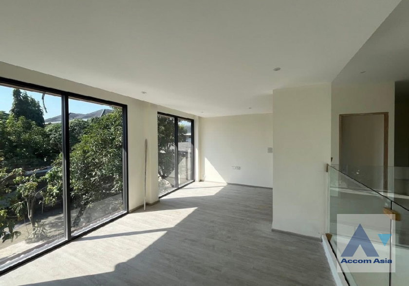 picture 🔼🔽 AccomA 📩  4 BR House in Khlong Tan Nuea (AA45239) - 9/17