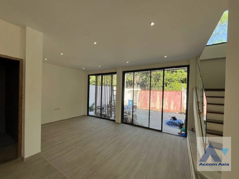 picture 🔼🔽 AccomA 📩  4 BR House in Khlong Tan Nuea (AA45239) - 4/17