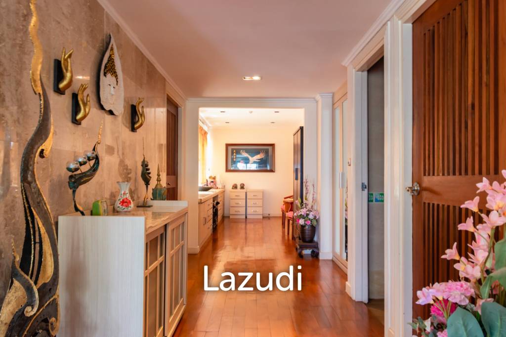 picture THE BEACH PALACE :  3 Bed Seaview Condo at Cha-am - 11/32