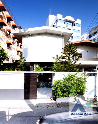 Houses for rent MRT Chatuchak Park : 🔼🔽 AccomA 📩 Home Office 2 BR House in Chom Phon (AA41844)