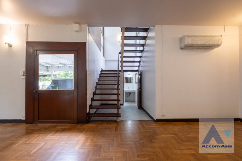 picture 🔼🔽 AccomA 📩  4 BR House in Phra Khanong (AA41570) - 7/20