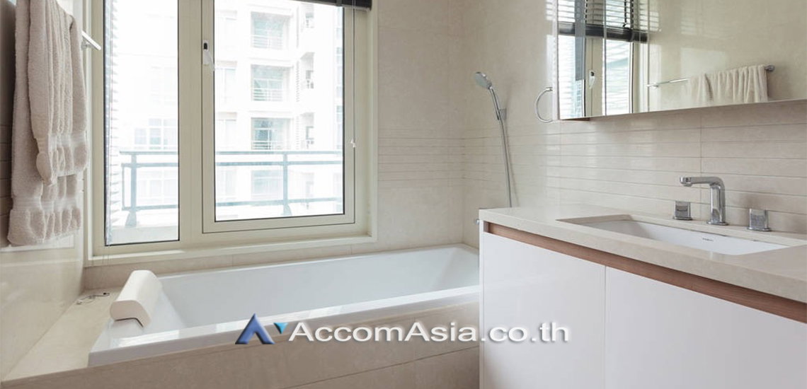 picture 🔼🔽 AccomA 📩 Q Langsuan - 8/9