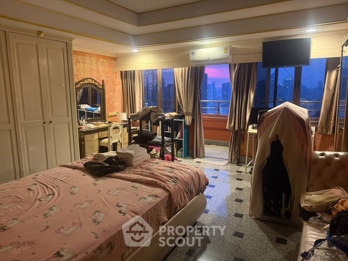 รูป คอนโด 4-ห้องนอน ที่ โอเรียลเต็ล ทาวเวอร์ คอนโดมิเนียม ใกล้ BTS เอกมัย (ID 2356838) - รูปที่ 9/10