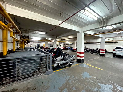 Retail spaces for rent Watthana : Retail space for rent in Silom, close to BTS & MRT ** NO CO-AGENT **