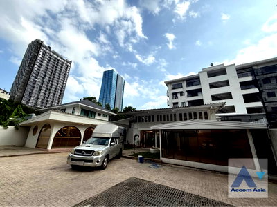 Houses for rent Royal Thai Army Nursing College : 🔼🔽 AccomA 📩 Home Office 0 BR House in Phaya Thai (AA44591)