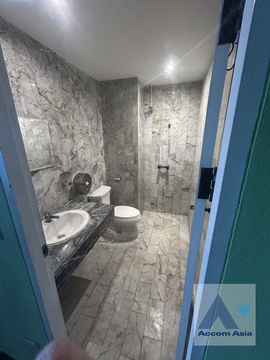 picture 🔼🔽 AccomA 📩 Home Office 6 BR Townhouse in Khlong Tan Nuea (AA44904) - 11/12