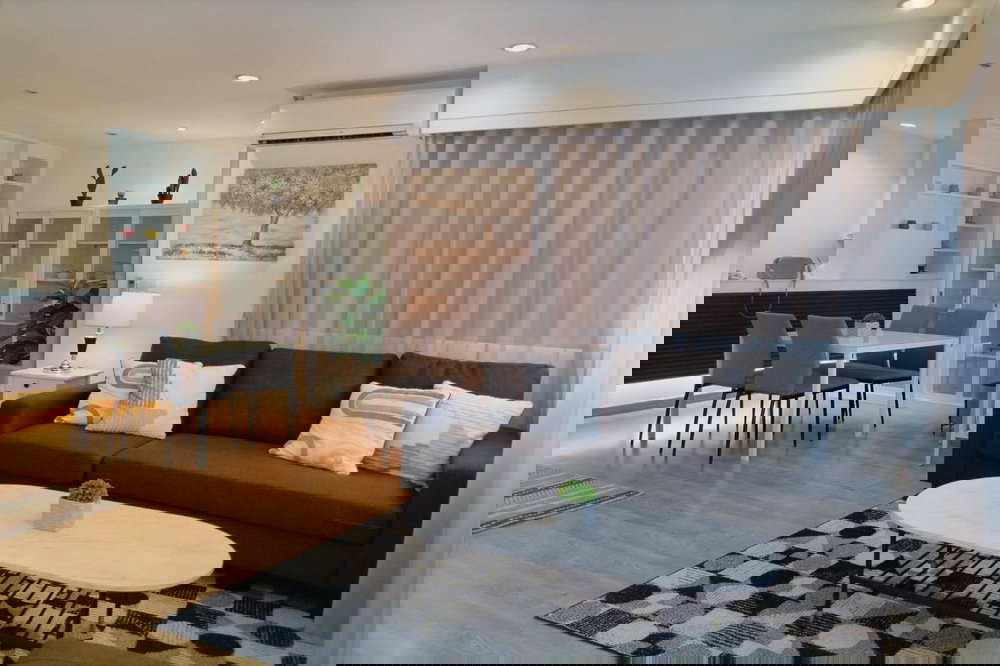 รูป  ขายพร้อมผู้เช่า !! 🔥 Sathorn Gardens, 1 ห้องนอน, 1 ห้องน้ำ, ชั้นสูง 14++, มีที่จอดรถ Fixed, ทำเลดี!! Code C20240800127 พร้อมเข้าอยู่, ราคาพิเศษ!!📣📣 - รูปที่ 1/12