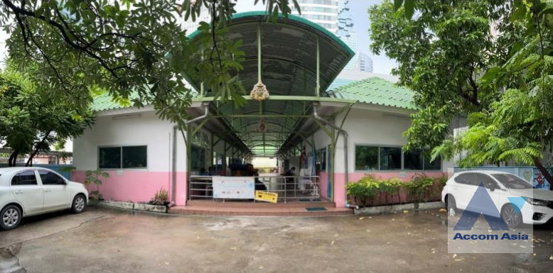picture 🔼🔽 AccomA 📩 Versatile Property with Garden Space in Sathorn (AA37336) - 3/7
