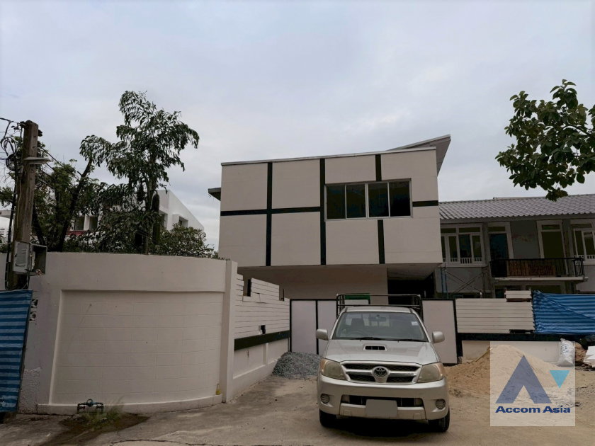 picture 🔼🔽 AccomA 📩 Home Office 0 BR House in Khlong Tan Nuea (AA44853) - 2/18