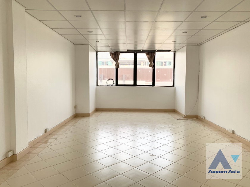 picture 🔼🔽 AccomA 📩 White-tone house with natural charm in Thong Lo (AA34265) - 8/19