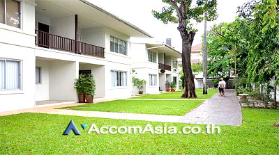 Houses for rent Royal Thai Army Nursing College : 🔼🔽 AccomA 📩 Home Office 2 BR House in Khwaeng Sam Sen Nai (AA16084)