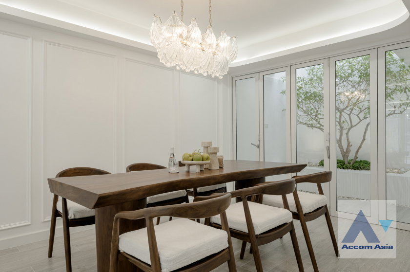 รูป 🔼🔽 AccomA 📩 Newly Renovated 3-Storey Townhome for Living & Investment - รูปที่ 11/20