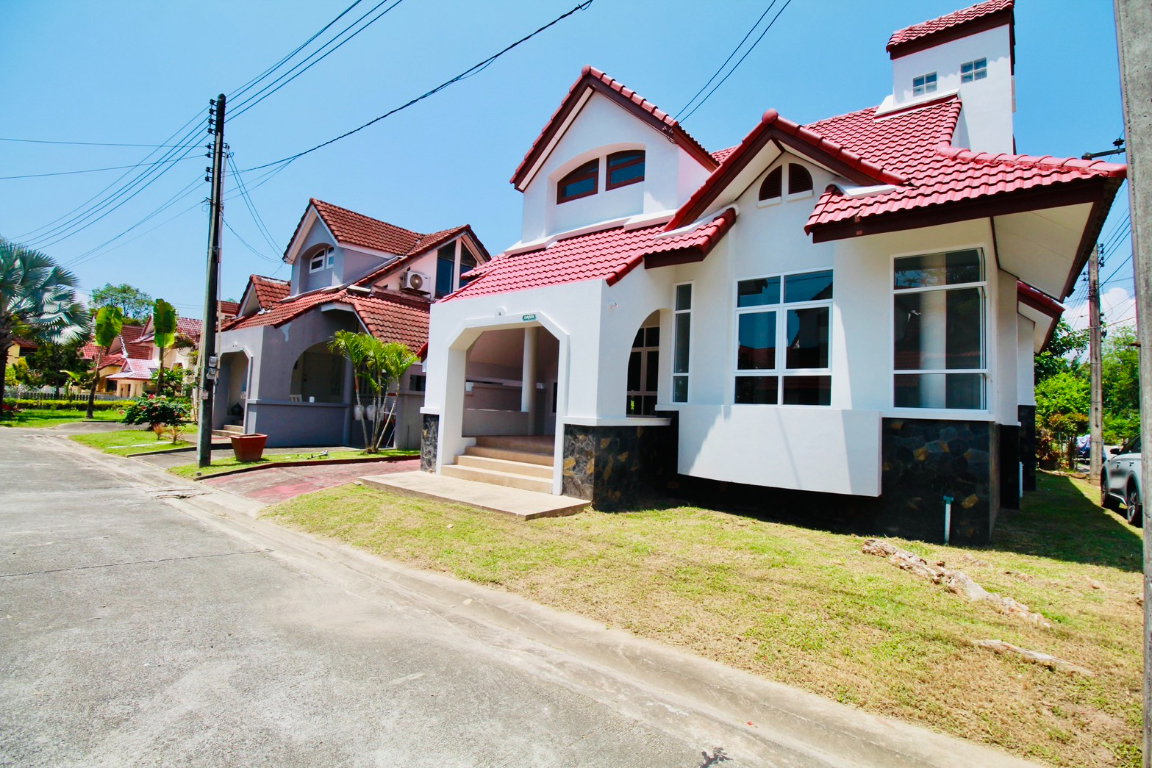 รูป ขายบ้านเดี่ยว 2 ชั้น 64 ตร.วา 4 ห้องนอน รีโนเวทใหม่ทั้งหลัง โครงการไพน์เนอรี่พาร์คบีช ติดหาดสวนสน ระยอง - รูปที่ 2/29