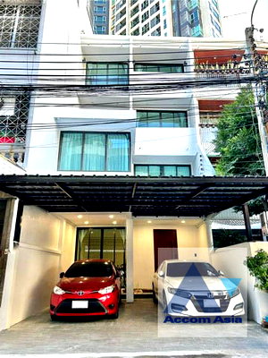 Houses for rent BTS Krung Thon Buri : 🔼🔽 AccomA 📩 Home Office 6 BR House in Thung Maha Mek (AA41917)
