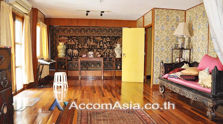 picture 🔼🔽 AccomA 📩 4 BR Townhouse in Khwaeng Sam Sen Nai (13000895) - 10/16