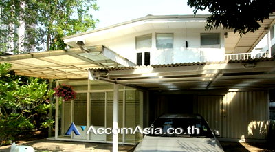 Houses for rent BTS Chong Nonsi : 🔼🔽 AccomA 📩 Pet friendly 2 BR House in Thung Maha Mek (AA27071)