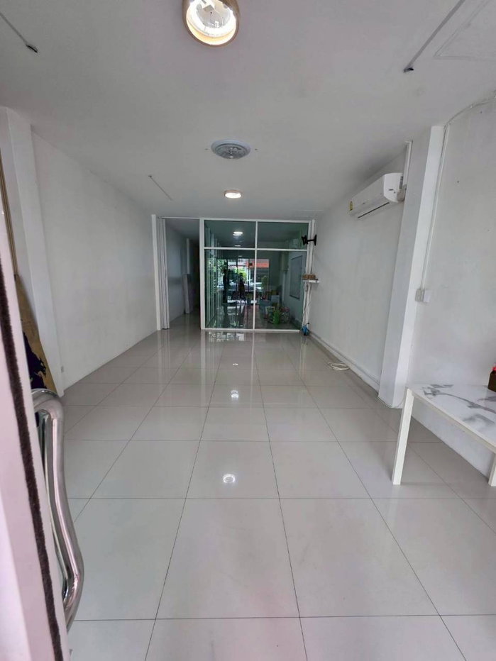 รูป ขายด่วน++ ตึกแถว 4 ชั้น ใกล้ รร.สตรีวิทยา2 ถ.สุคนธสวัสดิ์ สภาพดี ตกแต่งสวย พร้อมใช้งาน - รูปที่ 4/20